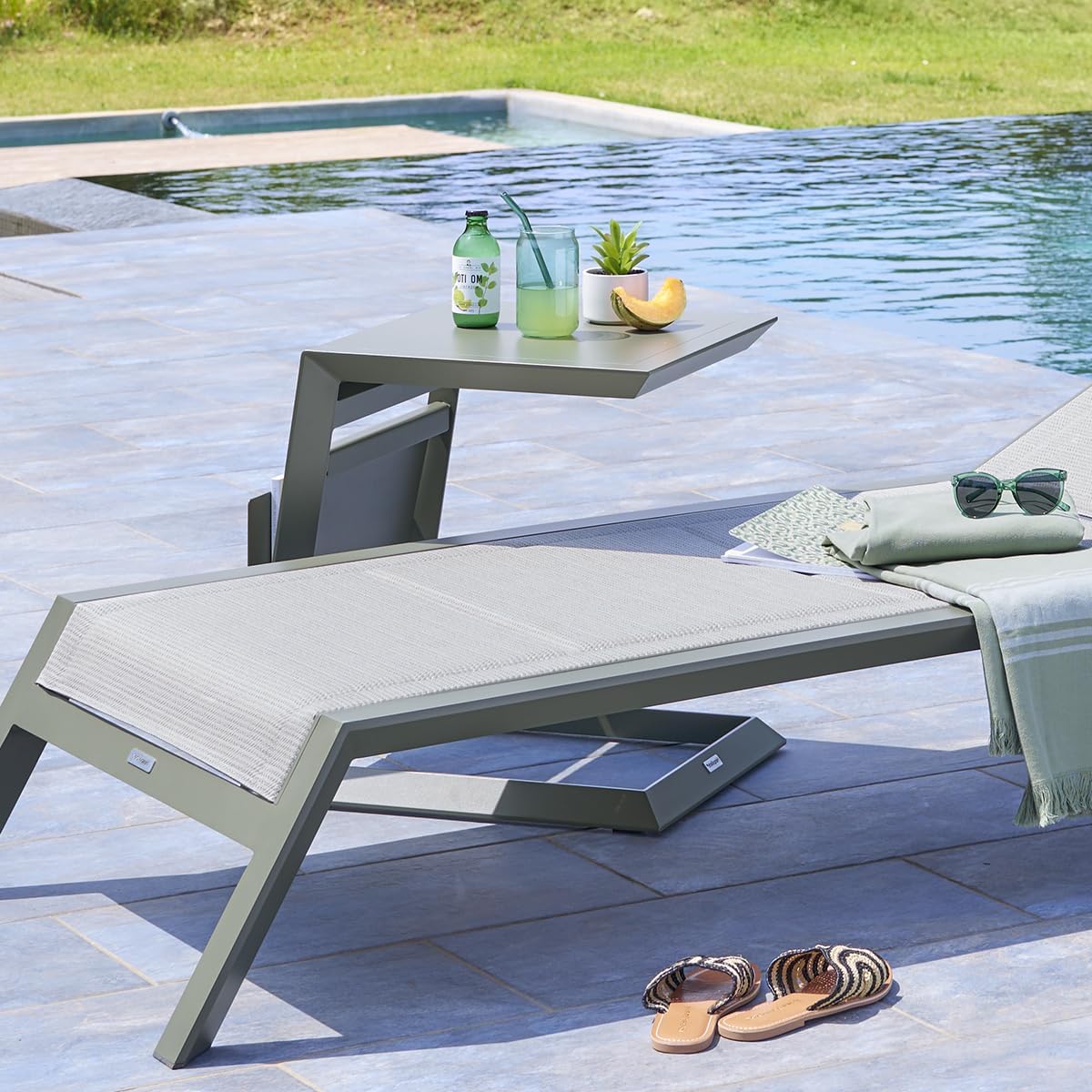 karaca-alisveris - Table d'appoint Allure - 55x45x55 cm - Vert Laurier