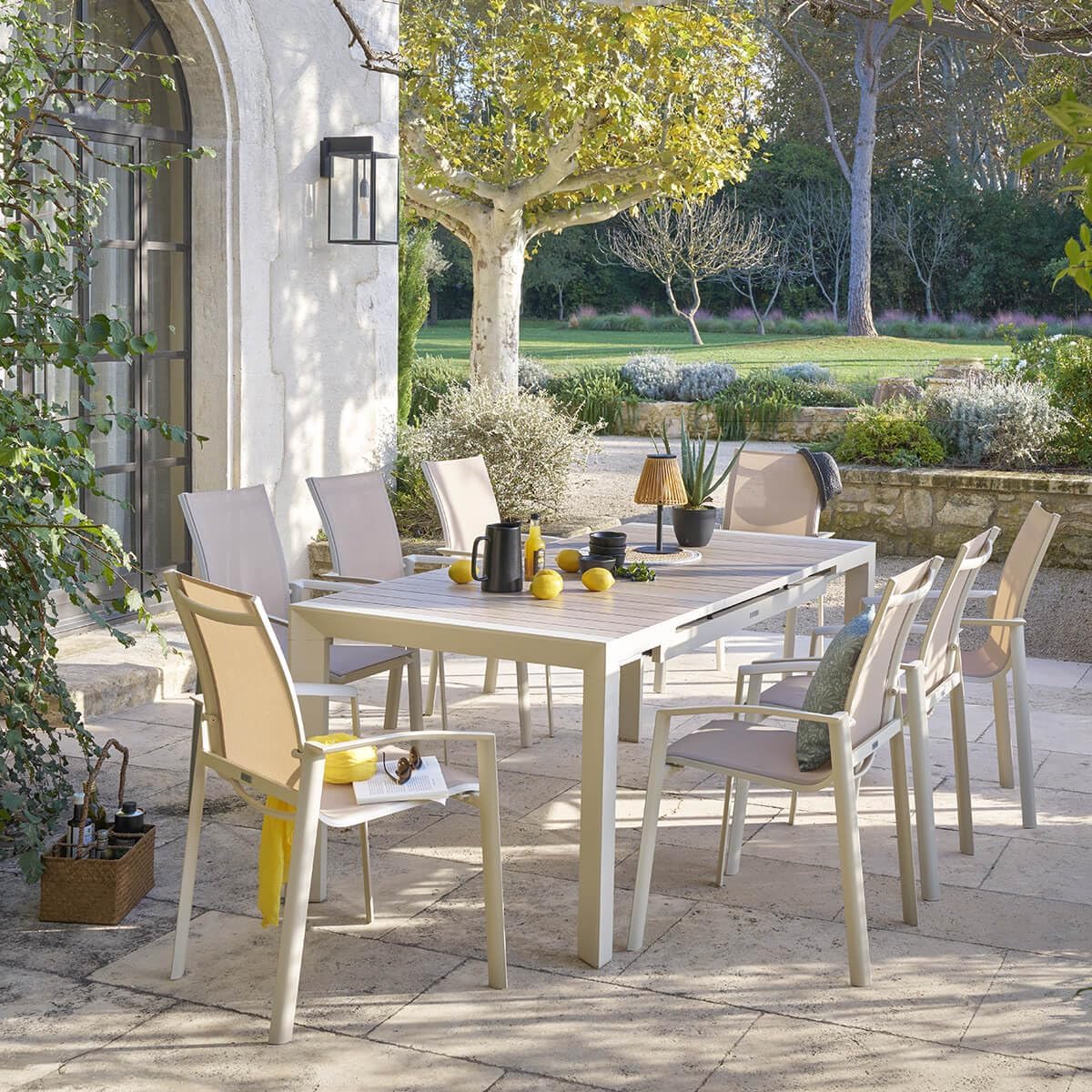 karaca-alisveris - Evasion - 8 places extensible - aluminium effet bois
