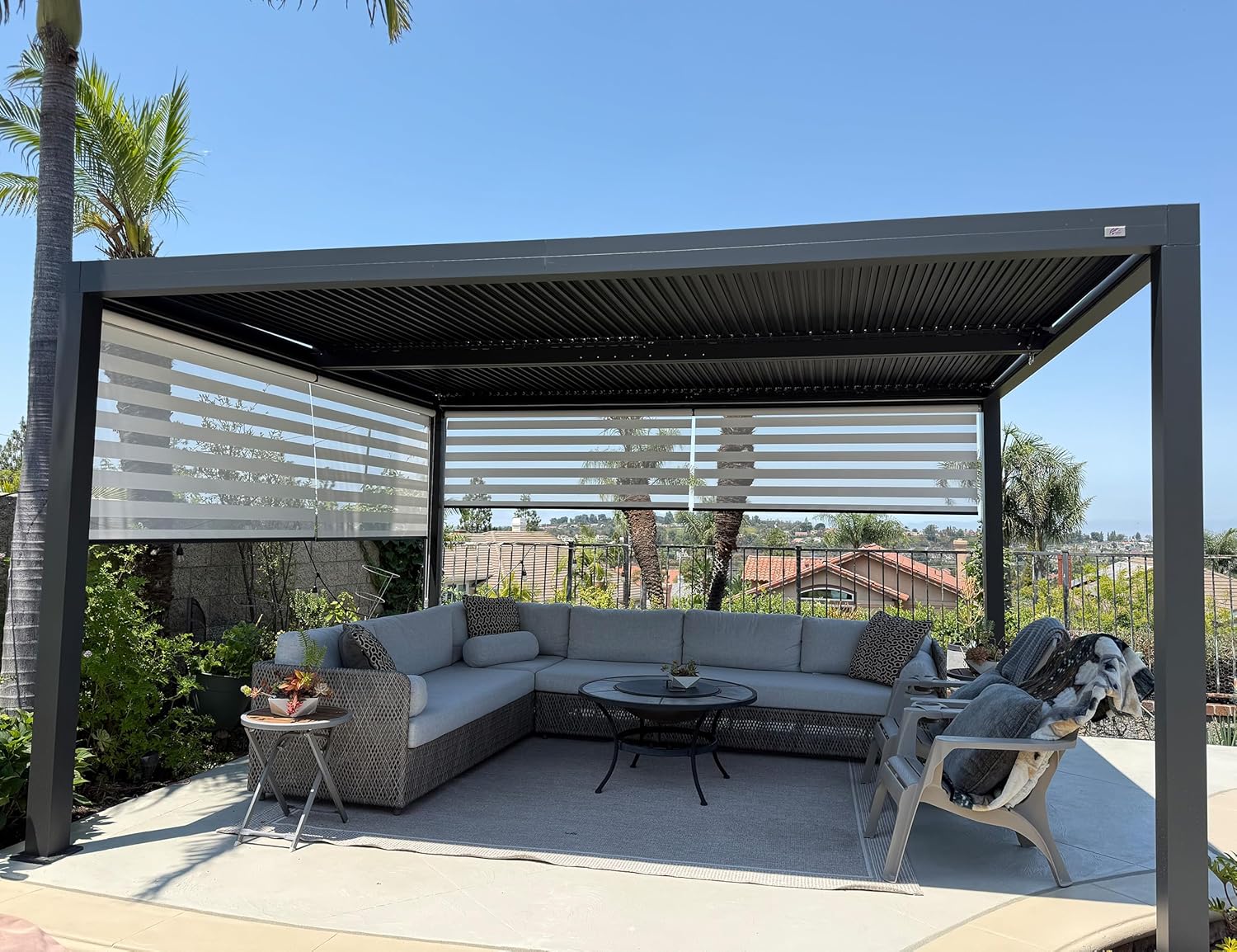 karaca-alisveris - Pergola bioclimatique - 4,8x3 m - stores enrouleurs, lames orientables, gris