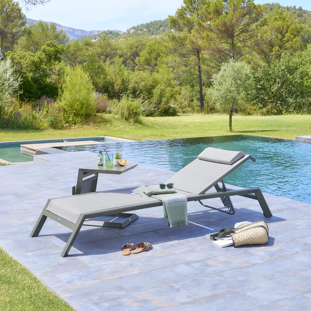 karaca-alisveris - Table d'appoint Allure - 55x45x55 cm - Vert Laurier