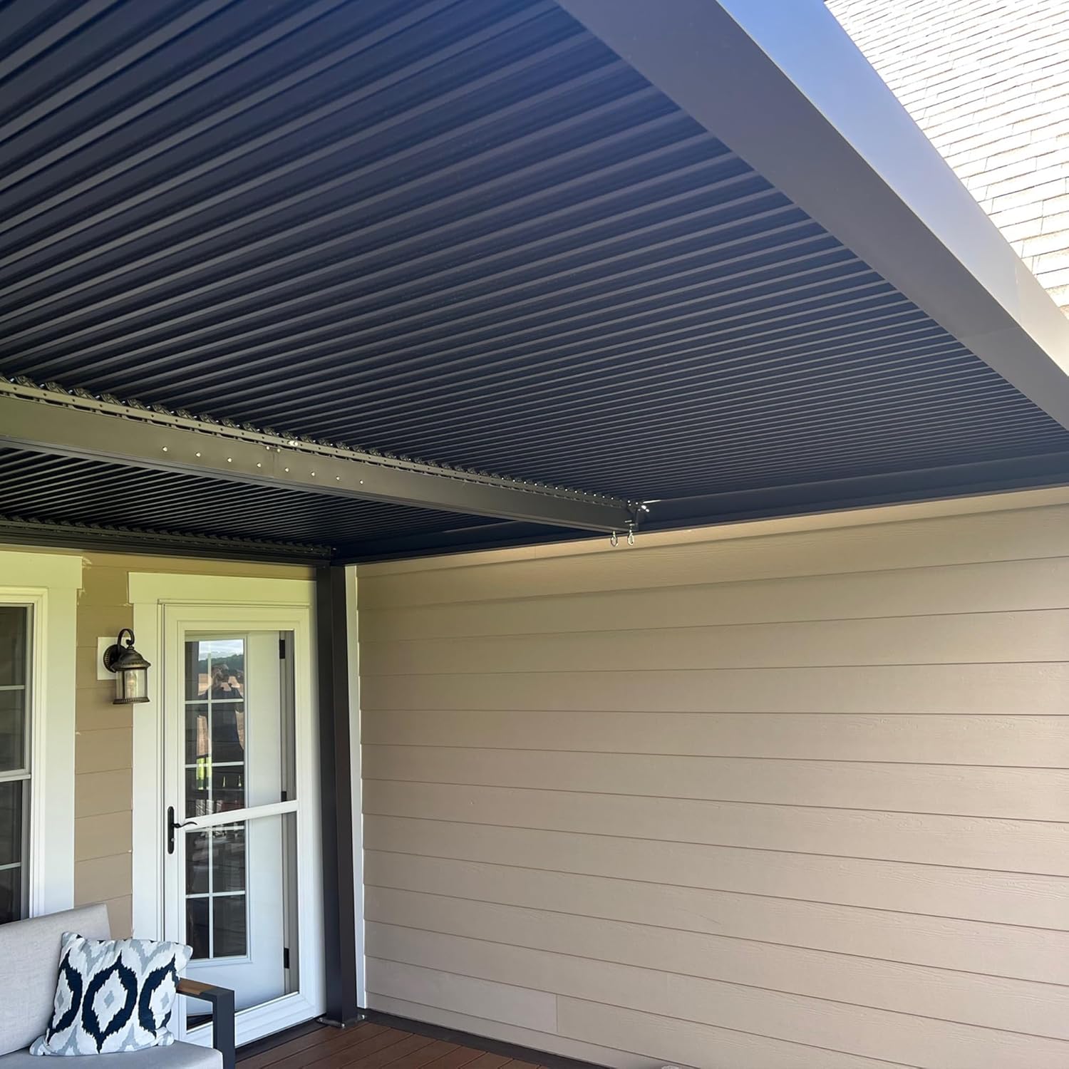 karaca-alisveris - Pergola bioclimatique 4,24x3m, aluminium, lames orientables, éclairage extérieur, 12,72m², Gris