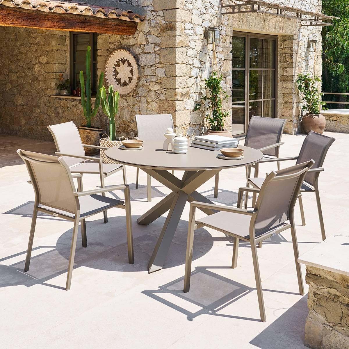 karaca-alisveris - Table de jardin Oryon - 130cm ronde - 6 places, coloris café
