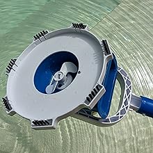 Dessous hélice avec système de clic et 7 brosses sans fil pour piscine karaca-alisveris Marvelix.