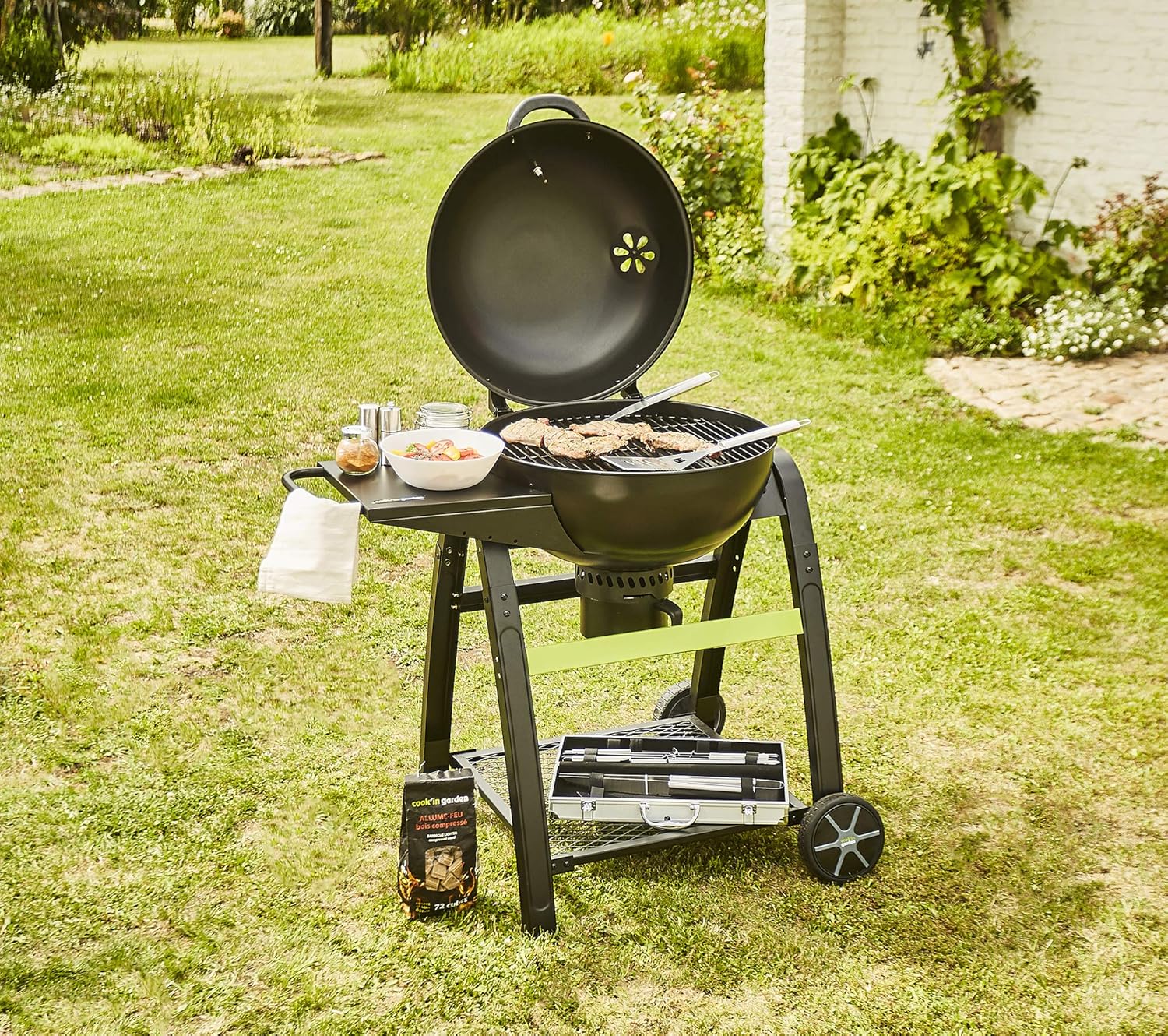 karaca-alisveris - Tonino 60 - barbecue charbon avec capot, wheels, thermomètre